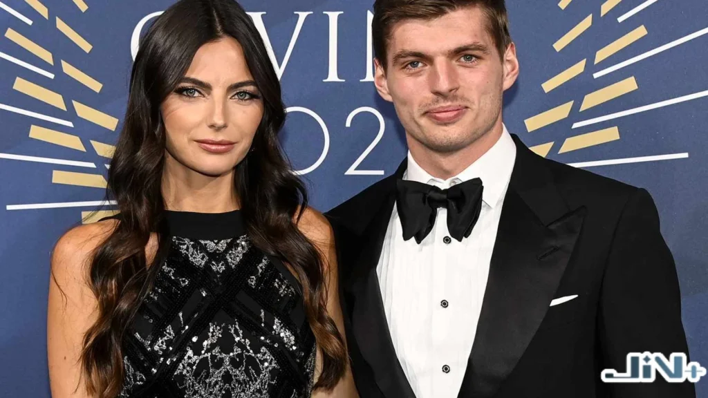 Max Verstappen身穿經典黑色黑領結燕尾服西裝，與超模女友Kelly Piquet身穿黑色蕾絲禮服在頒獎典禮紅毯同框。